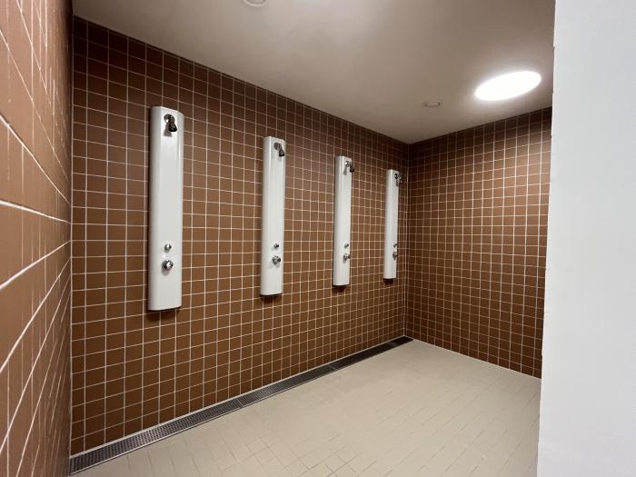 Badefaciliteter i den nye tilbygning