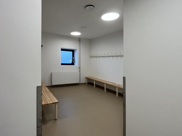 Omklædningsrum i den nye tilbygning