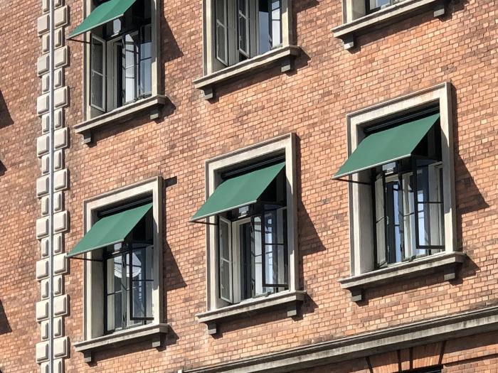 Solskærme på Heibergskolen